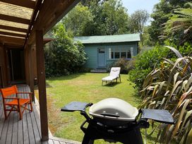 Peaceful Outlook - Hatepe Holiday Home -  - 1175855 - thumbnail photo 14