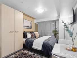 Cityscape on White - Auckland Central Studio -  - 1176137 - thumbnail photo 4