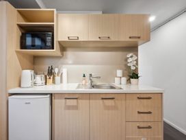 Cityscape on White - Auckland Central Studio -  - 1176137 - thumbnail photo 7