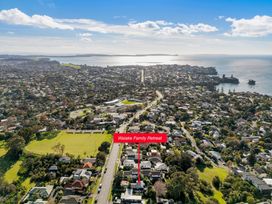 Waiake Family Retreat - Auckland Holiday Home -  - 1176219 - thumbnail photo 2