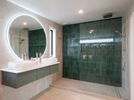 Seabreeze Retreat - Paraparaumu Holiday Home -  - 1176383 - thumbnail photo 20