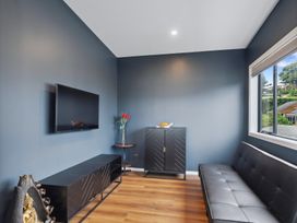 Seabreeze Retreat - Paraparaumu Holiday Home -  - 1176383 - thumbnail photo 9