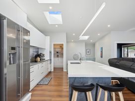 Seabreeze Retreat - Paraparaumu Holiday Home -  - 1176383 - thumbnail photo 11