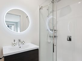 Seabreeze Retreat - Paraparaumu Holiday Home -  - 1176383 - thumbnail photo 21