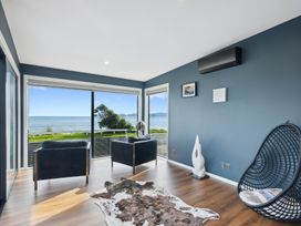 Seabreeze Retreat - Paraparaumu Holiday Home -  - 1176383 - thumbnail photo 12