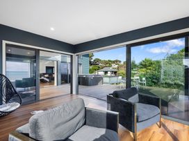 Seabreeze Retreat - Paraparaumu Holiday Home -  - 1176383 - thumbnail photo 13