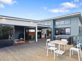 Seabreeze Retreat - Paraparaumu Holiday Home -  - 1176383 - thumbnail photo 25