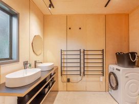 Luxurious Simplicity - Matarangi Holiday Home -  - 1176388 - thumbnail photo 21