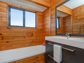 Seabreeze Surf House - Whitianga Escape -  - 1176674 - thumbnail photo 19