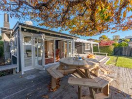 Waterside Bliss - Taupo Holiday Home -  - 1176741 - thumbnail photo 5