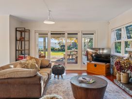 Waterside Bliss - Taupo Holiday Home -  - 1176741 - thumbnail photo 8