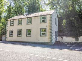 2 bedroom Cottage for rent in Santon