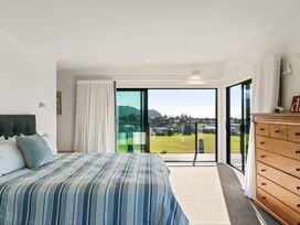 Island Views - Waihi Beach Holiday Home -  - 1177301 - thumbnail photo 18