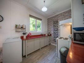 Fiordland Hideaway - Te Anau Holiday Home -  - 1177366 - thumbnail photo 10