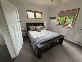 Fiordland Hideaway - Te Anau Holiday Home -  - 1177366 - thumbnail photo 7