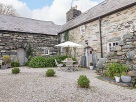 2 bedroom Cottage for rent in Harlech