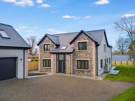 5 bedroom Cottage for rent in Neyland