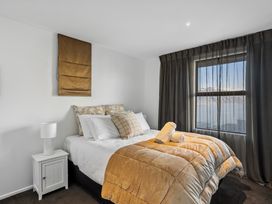 Alpine Luxe - Queenstown Holiday Home -  - 1178730 - thumbnail photo 11