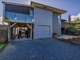 Coastal Serenity - Tapuaetahi Beach Escape -  - 1179048 - thumbnail photo 6