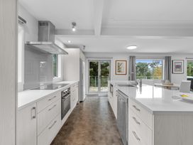 Birdsong Retreat - Titirangi Holiday Home -  - 1179051 - thumbnail photo 7