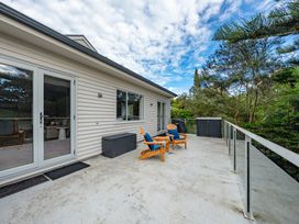 Birdsong Retreat - Titirangi Holiday Home -  - 1179051 - thumbnail photo 17