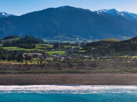 A view of mountains and beach at Mountain View - Kaikoura Holiday Home Kaikoura