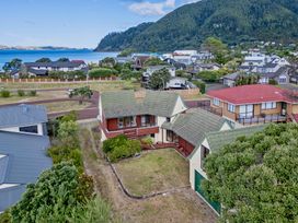 Beachfront Landing - Pauanui Holiday Home -  - 1179474 - thumbnail photo 2