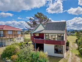 Beachfront Landing - Pauanui Holiday Home -  - 1179474 - thumbnail photo 3