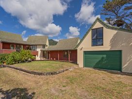 Beachfront Landing - Pauanui Holiday Home -  - 1179474 - thumbnail photo 6