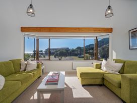 Beachfront Landing - Pauanui Holiday Home -  - 1179474 - thumbnail photo 6