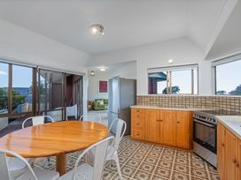 Beachfront Landing - Pauanui Holiday Home -  - 1179474 - thumbnail photo 18