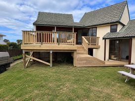 Beachfront Landing - Pauanui Holiday Home -  - 1179474 - thumbnail photo 3