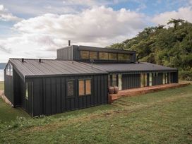 Lakefront Luxury at Okere Falls Lake Rotoiti -  - 1181864 - thumbnail photo 36