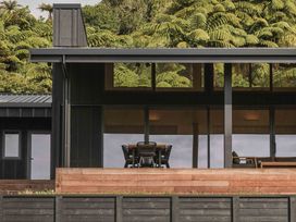 Lakefront Luxury at Okere Falls Lake Rotoiti -  - 1181864 - thumbnail photo 35