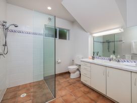 Seabreeze Sanctuary - Paihia Holiday Home -  - 1181866 - thumbnail photo 25
