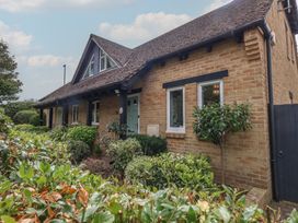 3 bedroom Cottage for rent in Dorchester