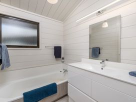 Doubtless Bay Vista - Cable Bay Retreat -  - 1182092 - thumbnail photo 15