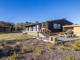 Railside Chalet - Raurimu Holiday Home -  - 1182522 - thumbnail photo 2