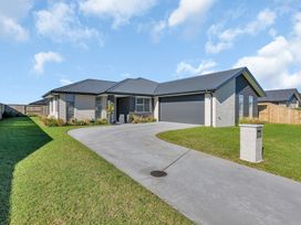 Serendipity - One Tree Point Holiday Home -  - 1182567 - thumbnail photo 1