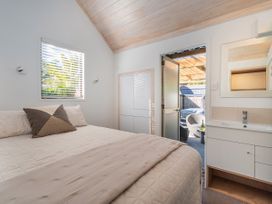 Living The Dream - Matarangi Holiday Home -  - 1182572 - thumbnail photo 37