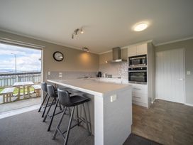 Fiordland Vista Lodge - Te Anau Holiday Home -  - 1182880 - thumbnail photo 12