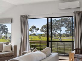 Reserve View Retreat - Waihi Beach Holiday Home -  - 1183123 - thumbnail photo 8
