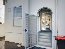 Sea-renity - Napier Holiday Home -  - 1183225 - thumbnail photo 18