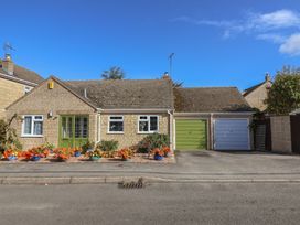 1 bedroom Cottage for rent in Broadway