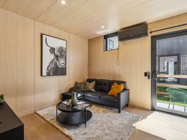 Pinnacle Peaks - Queenstown Holiday Home -  - 1183394 - thumbnail photo 9