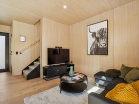 Pinnacle Peaks - Queenstown Holiday Home -  - 1183394 - thumbnail photo 8