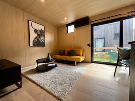 Pinnacle Peaks - Queenstown Holiday Home -  - 1183394 - thumbnail photo 9