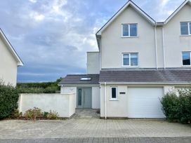 3 bedroom Cottage for rent in Trearddur Bay