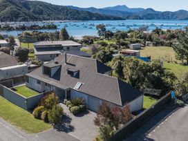 Coastal Sound - Waikawa Holiday Home -  - 1183787 - thumbnail photo 1