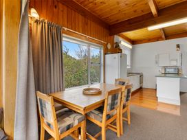 Kramphouse - Kuratau Holiday Home -  - 1183877 - thumbnail photo 10